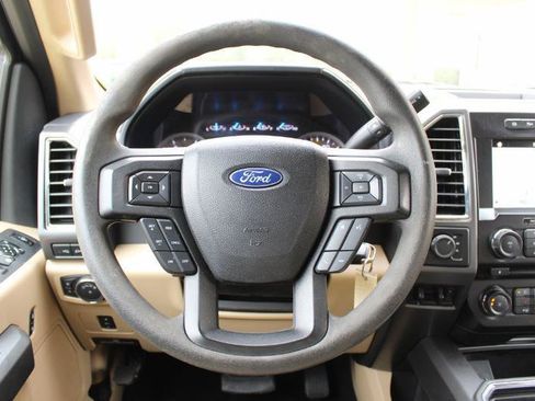 Used 2017 Ford F250 XLT w/ XLT Premium Package image 32