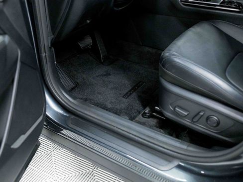 Used 2025 Kia Sportage EX w/ Premium Package image 40