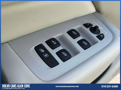 Certified 2025 Volvo XC60 T8 Plus AWD/4WD image 17