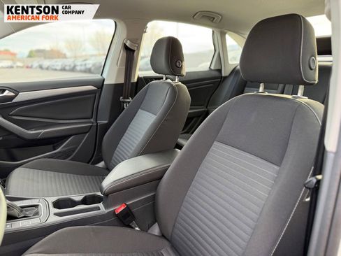 Used 2025 Volkswagen Jetta S image 32