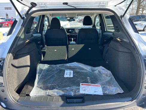 Used 2025 Nissan Kicks SV image 8