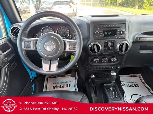 Used 2018 Jeep Wrangler Unlimited Sahara AWD/4WD image 29