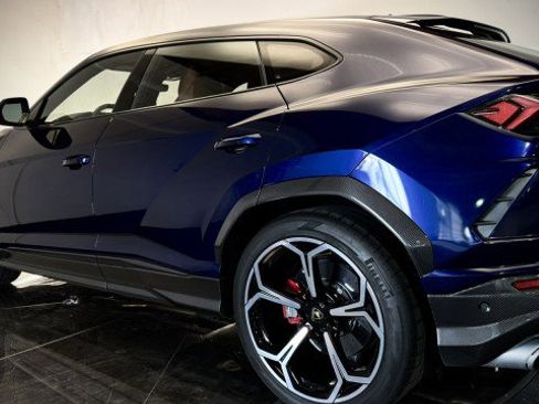 Used 2022 Lamborghini Urus image 35