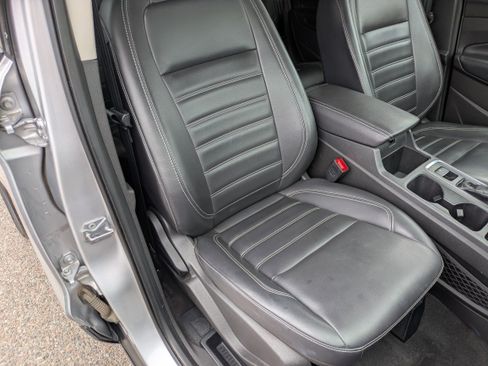 Used 2019 Ford Escape SEL image 10