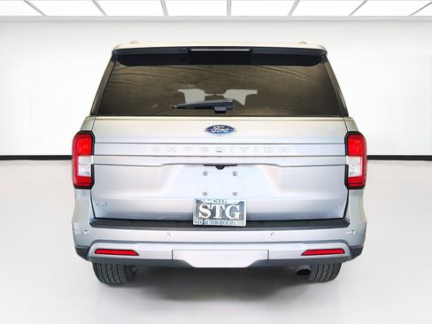 Used 2024 Ford Expedition XLT image 5