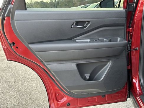 Certified 2025 Nissan Pathfinder SV w/ SV Premium Package image 23