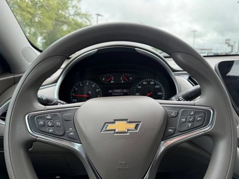 Used 2025 Chevrolet Malibu LT FWD image 11