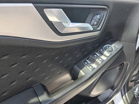 Used 2020 Ford Escape SE Sport image 32