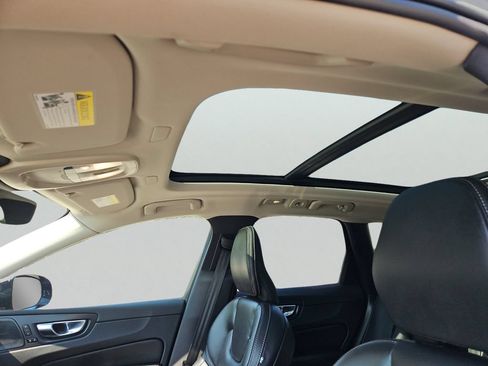 Used 2023 Volvo XC60 B5 Ultimate w/ Climate Package AWD/4WD image 9