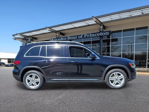 Certified 2022 Mercedes-Benz GLB 250 4MATIC image 2