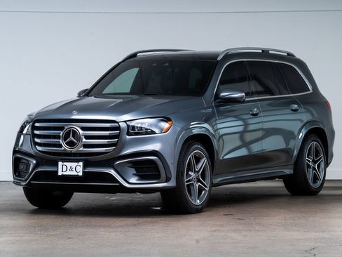Used 2024 Mercedes-Benz GLS 450 4MATIC image 3