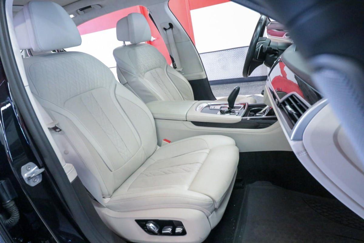 Used 2020 BMW 750i xDrive w/ Executive Package AWD/4WD image 29