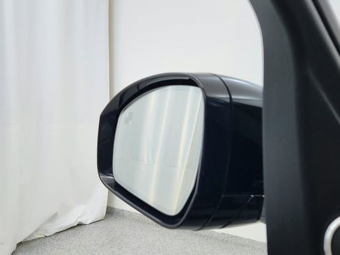 Used 2021 Land Rover Range Rover Autobiography Fifty Edition image 15