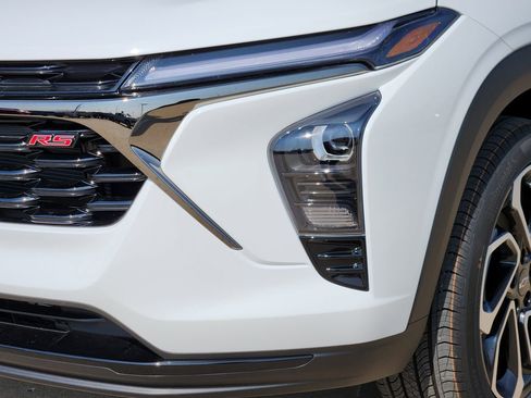 New 2026 Chevrolet Trax RS w/ Driver Confidence Package FWD image 6