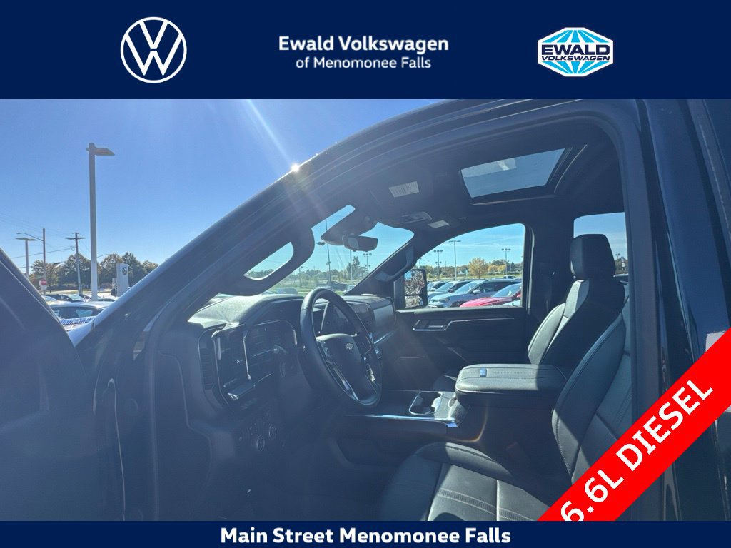 Used 2024 Chevrolet Silverado 3500 High Country w/ High Country Premium Package AWD/4WD image 9