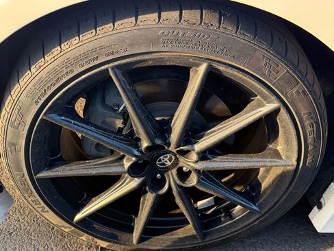 Used 2022 Toyota GR86 Premium RWD image 4