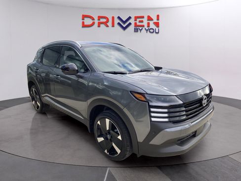 New 2026 Nissan Kicks SR image 7