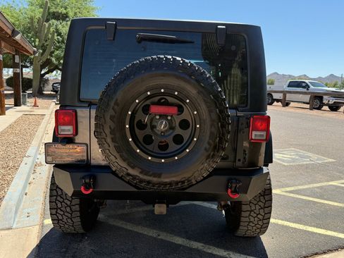 Used 2016 Jeep Wrangler Sport w/ Connectivity Group AWD/4WD image 7