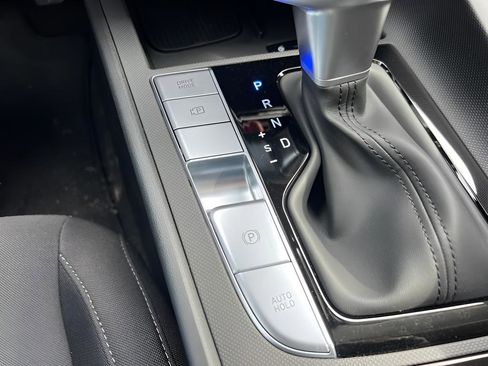 Used 2025 Hyundai Elantra SEL w/ Cargo Package image 22