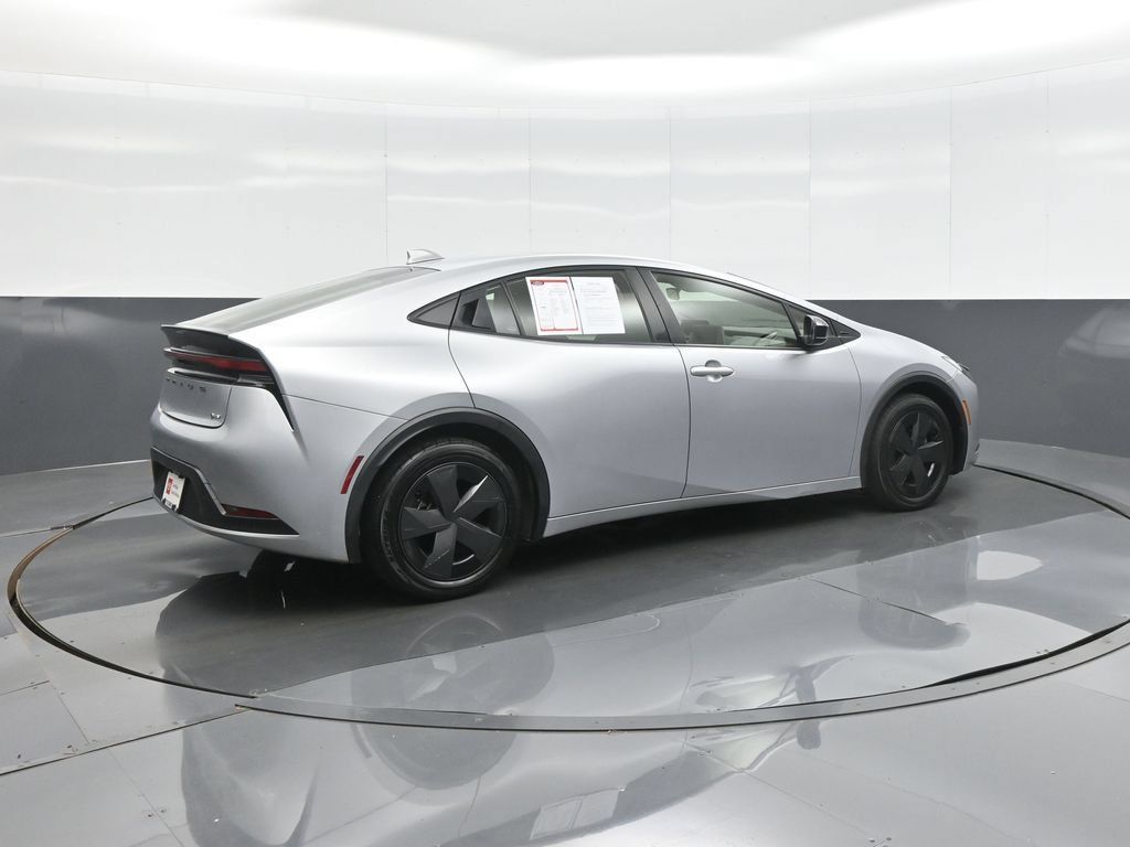 Certified 2024 Toyota Prius LE FWD image 7