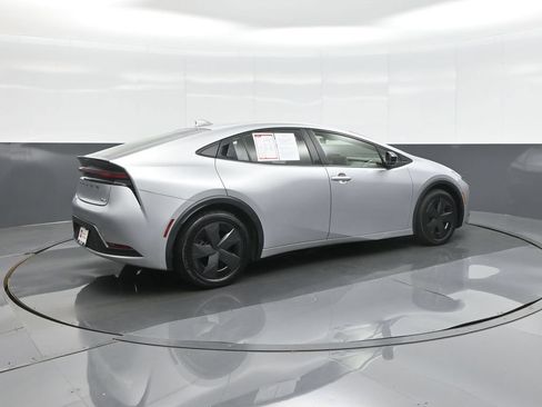 Certified 2024 Toyota Prius LE FWD image 7