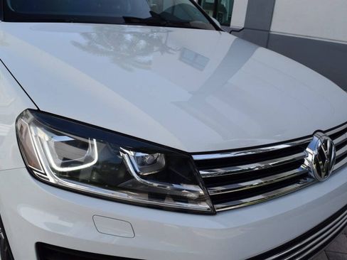 Used 2016 Volkswagen Touareg TDI AWD/4WD image 10