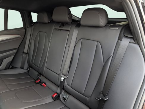 Used 2021 BMW X4 xDrive30i w/ M Sport Package image 19