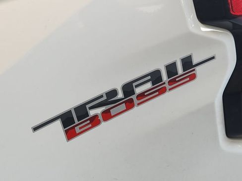 Used 2024 Chevrolet Colorado Trail Boss w/ Advanced Trailering Package AWD/4WD image 10