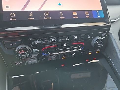 New 2025 Jeep Grand Cherokee Limited w/ Luxury Tech Group II image 57