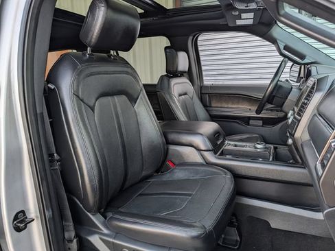 Used 2019 Ford Expedition Limited w/ Equipment Group 302A RWD image 27