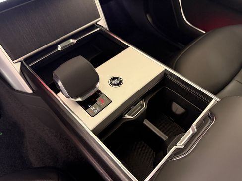 New 2026 Land Rover Range Rover Long Wheelbase SE image 26