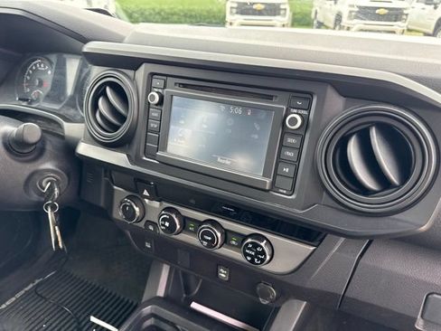 Used 2018 Toyota Tacoma SR w/ SR Convenience Package AWD/4WD image 8