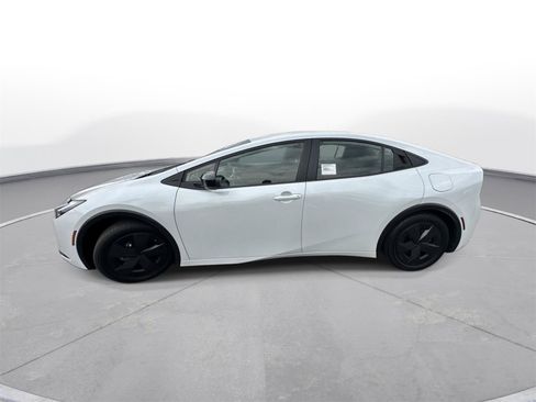 Used 2025 Toyota Prius LE FWD image 9