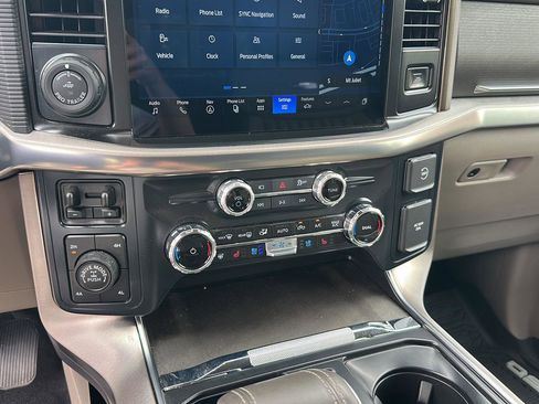 Certified 2025 Ford F150 Platinum w/ Equipment Group 703A Plus AWD/4WD image 19