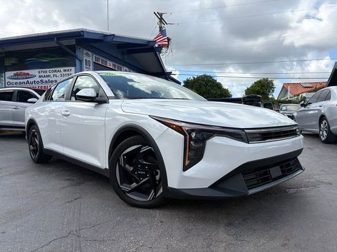 Used 2025 Kia K4 EX FWD image 1