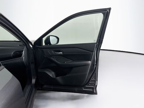 Used 2026 Nissan Rogue SL FWD image 31