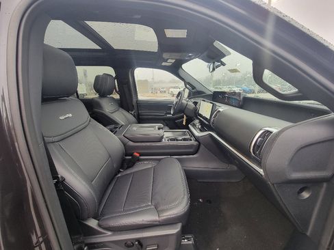 New 2026 Ford Expedition Platinum w/ Stealth Performance Package image 37