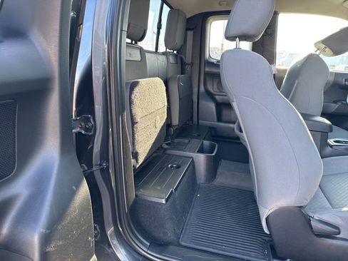 Used 2020 Toyota Tacoma SR w/ SR Convenience Package image 10