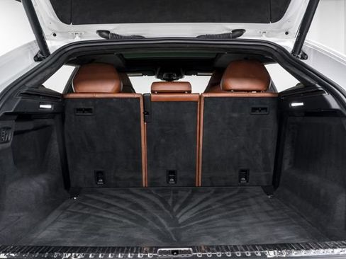 Used 2022 Lamborghini Urus image 59