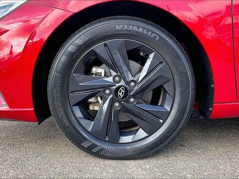 Certified 2021 Hyundai Elantra SEL FWD image 11