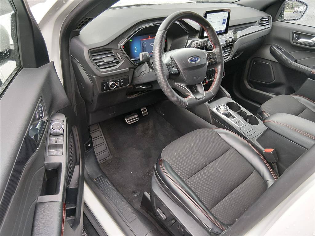 Certified 2024 Ford Escape ST-Line Select AWD/4WD image 10