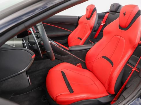 Certified 2025 Ferrari Roma Spider RWD image 10