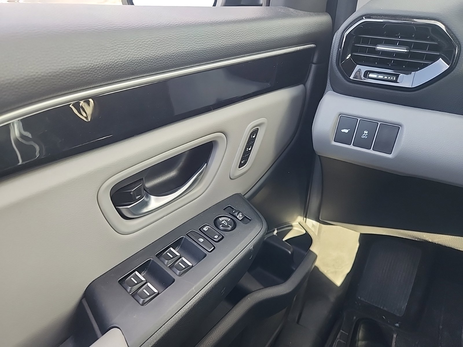 Used 2025 Honda Pilot EX-L image 16