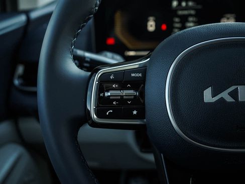 New 2026 Kia Carnival EX image 22