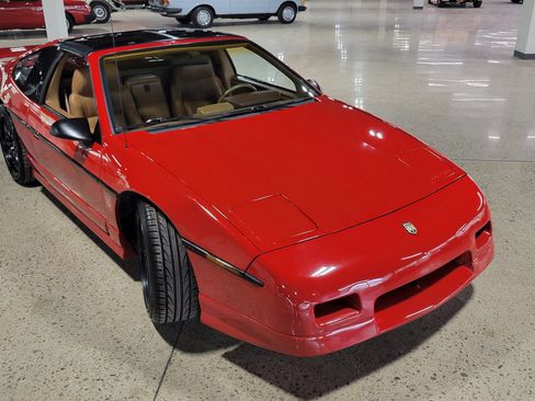 Used 1988 Pontiac Fiero GT RWD image 29