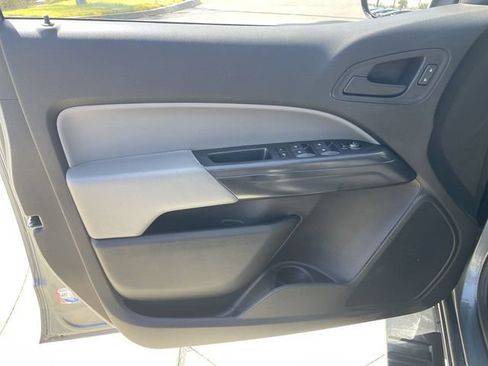 Used 2022 Chevrolet Colorado W/T w/ Custom Special Edition RWD image 19