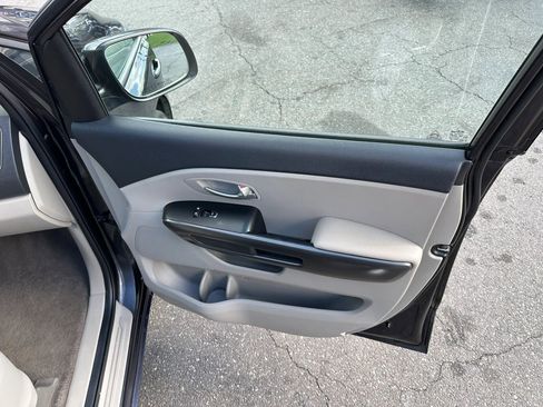 Used 2019 Kia Sedona LX image 38