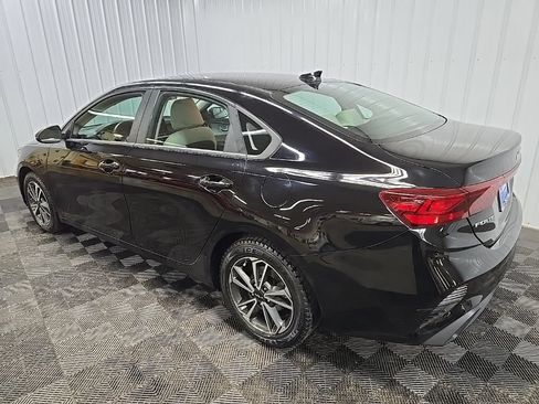 Used 2023 Kia Forte LXS w/ LXS Technology Package FWD image 9