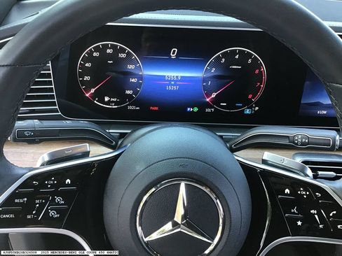 Used 2025 Mercedes-Benz GLE 450 4MATIC Coupe image 13