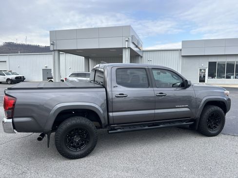 Used 2018 Toyota Tacoma SR5 image 7